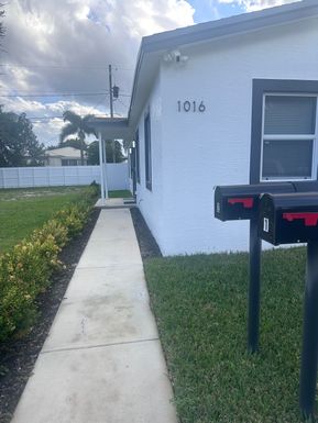 1016 State, West Palm Beach, FL 33407