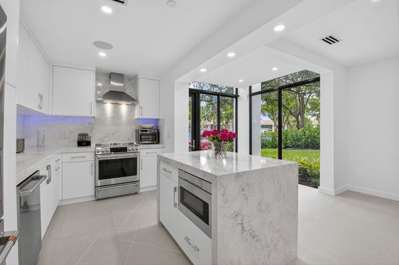 7847 Lakeside, Boca Raton, FL 33434