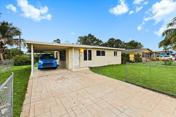 1770 26th, Fort Lauderdale, FL 33311