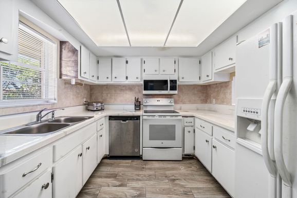 419 Us Highway 1, North Palm Beach, FL 33408