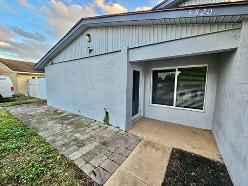 5820 Albert Rd, West Palm Beach, FL 33415