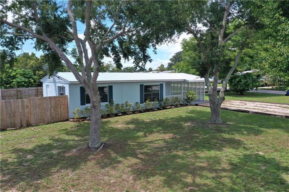 110 6th, Vero Beach, FL 32962
