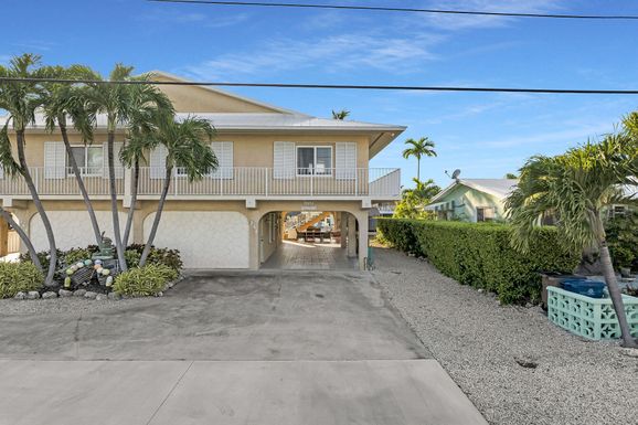 351 10th, Key Colony Beach, FL 33051
