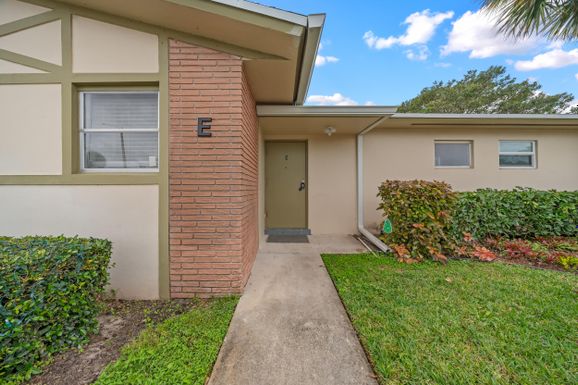 2590 Barkley, West Palm Beach, FL 33415