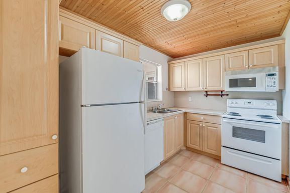 199 Lake Carol, West Palm Beach, FL 33411