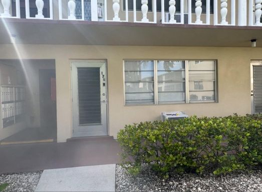 178 Cambridge H, West Palm Beach, FL 33417