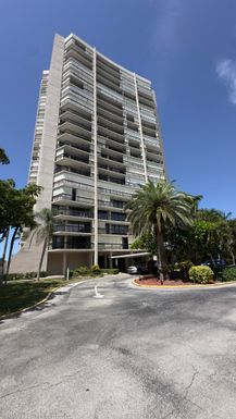 2425 Presidential, West Palm Beach, FL 33401