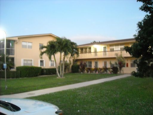 216 Sheffield I, West Palm Beach, FL 33417