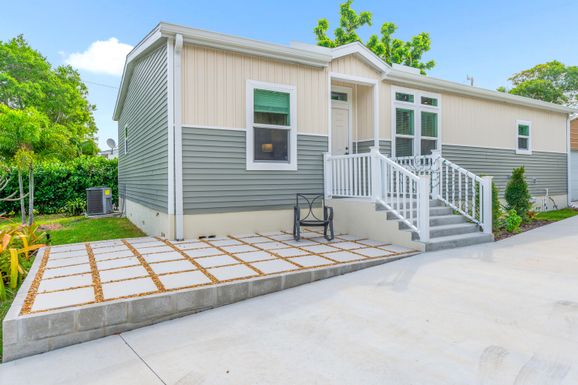 1757 12th, Lake Worth Beach, FL 33460