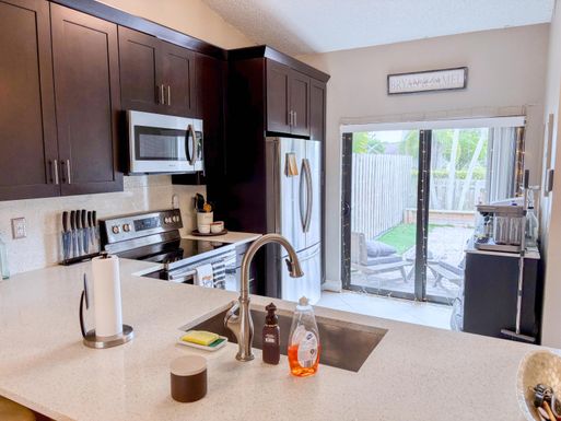 1005 53rd St, Deerfield Beach, FL 33064