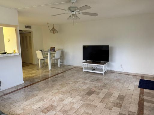 131 Sussex G, West Palm Beach, FL 33417