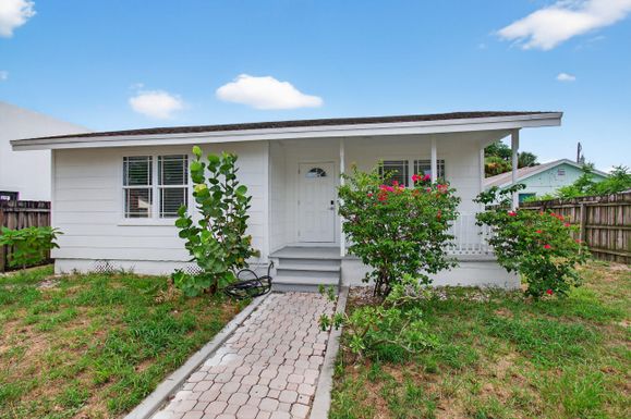 218 C, Lake Worth Beach, FL 33460