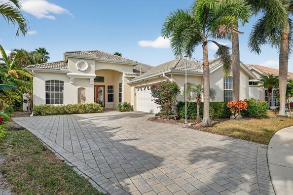 590 Saint Johns Bay, Port Saint Lucie, FL 34986