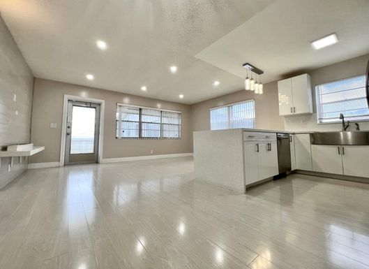 18 Andover A, West Palm Beach, FL 33417