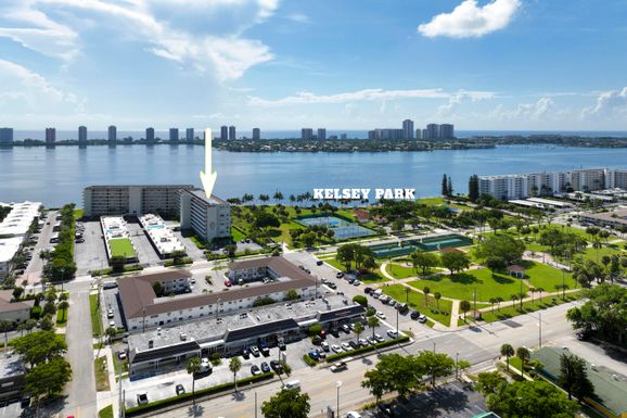 801 Lake Shore, Lake Park, FL 33403