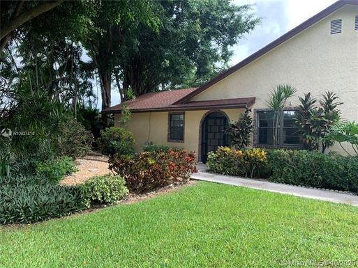 23277 Barlake, Boca Raton, FL 33433