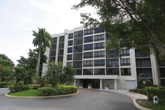 5951 Wellesley Park, Boca Raton, FL 33433