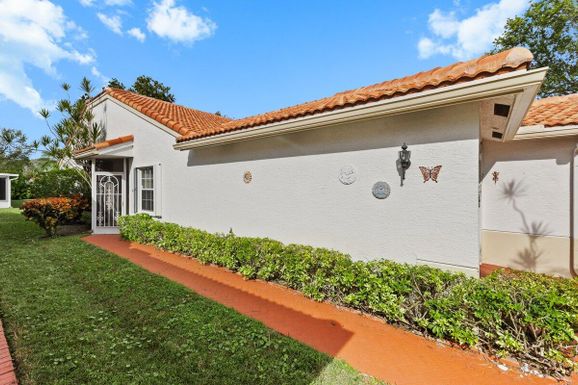 15443 Floral Club, Delray Beach, FL 33484
