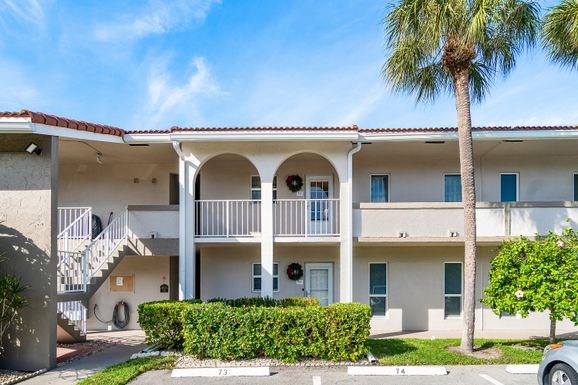 250 20th, Boca Raton, FL 33431