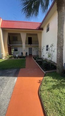 100 Lake Dora, West Palm Beach, FL 33411