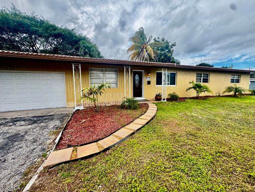 1520 25th, Hollywood, FL 33020