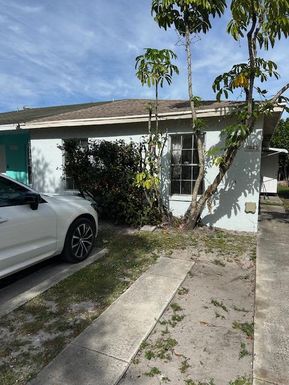 5823 37th, Greenacres, FL 33463