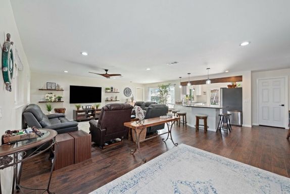 8820 4th, Pembroke Pines, FL 33024