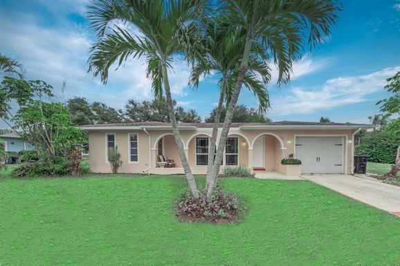 1371 San Souci, Port Saint Lucie, FL 34952