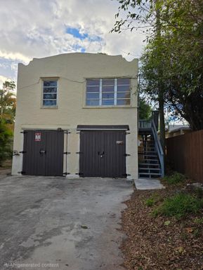 803 Selkirk, West Palm Beach, FL 33405