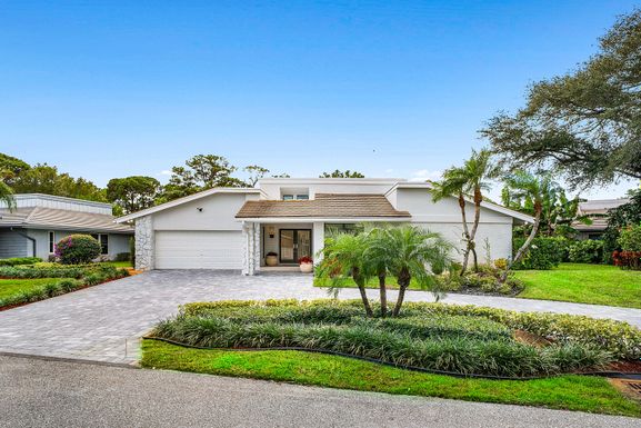 624 Lakewoode, Delray Beach, FL 33445