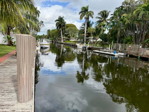 4540 28th, Dania, FL 33312