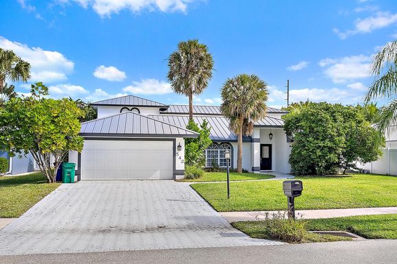 542 Cypress, Tequesta, FL 33469
