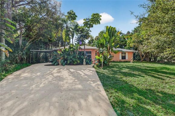 1875 5th, Vero Beach, FL 32962