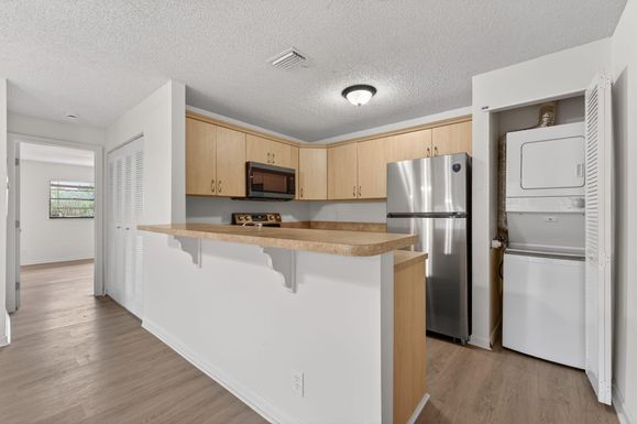 9418 49th, Sunrise, FL 33351