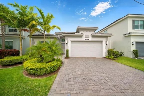 15371 Green River, Delray Beach, FL 33446