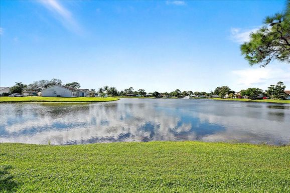 404 Lakewood, Jupiter, FL 33458