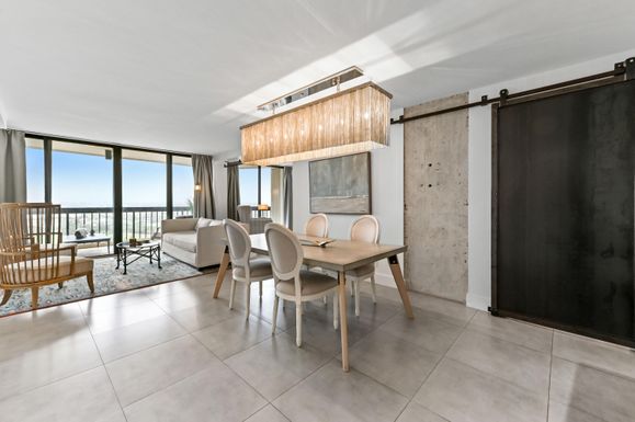 2425 Presidential, West Palm Beach, FL 33401