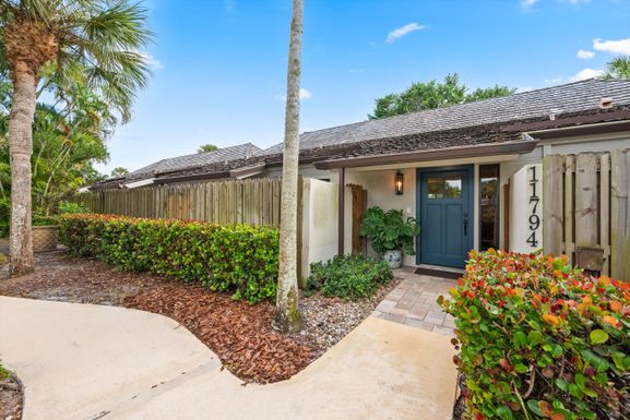 11794 Wimbledon, Wellington, FL 33414