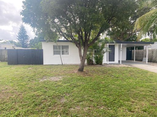 170 Loquate Tree, Lake Worth, FL 33462