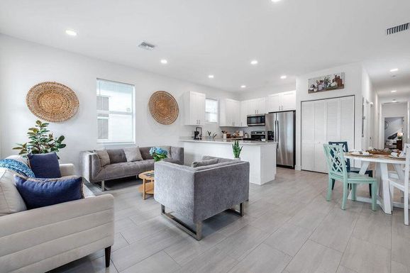 3514 Hiawatha, West Palm Beach, FL 33409