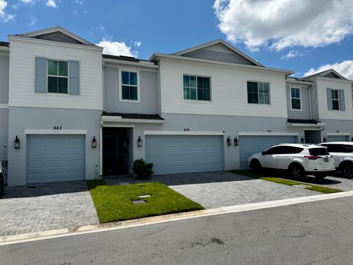 649 Waters Edge, Port Saint Lucie, FL 34983