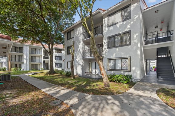 9200 Atlantic, Coral Springs, FL 33071