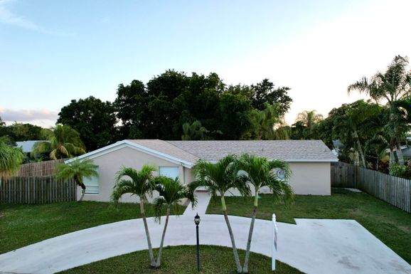 10390 Sleepy Brook, Boca Raton, FL 33428