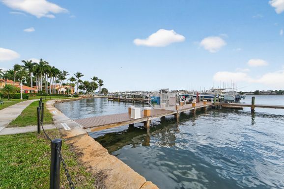 167 Yacht Club, Hypoluxo, FL 33462