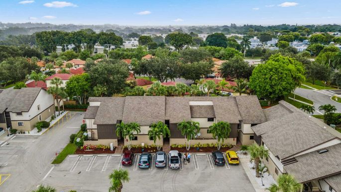 1665 Cabot, Wellington, FL 33414