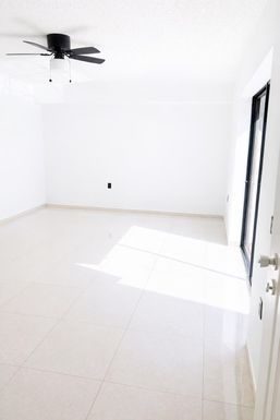 31 Lake Arbor, Palm Springs, FL 33461