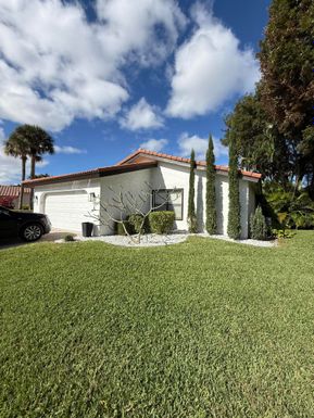 5545 Lakeview Mews, Boynton Beach, FL 33437
