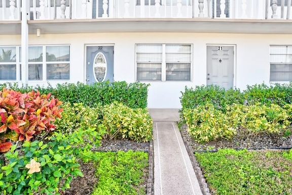 22 Kent B, West Palm Beach, FL 33417