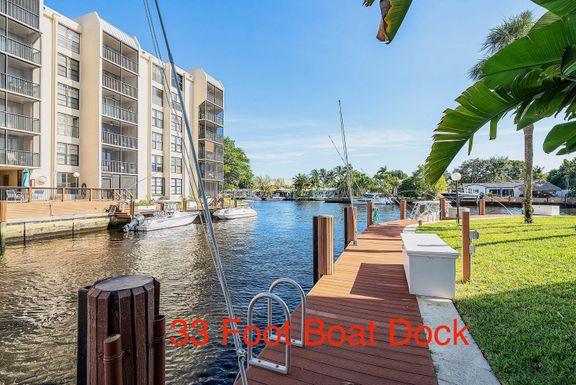 18 Royal Palm Way, Boca Raton, FL 33432