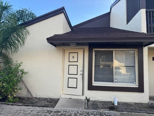 5336 Bosque, West Palm Beach, FL 33415